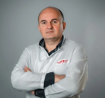 ლაშა ბაქრაძე